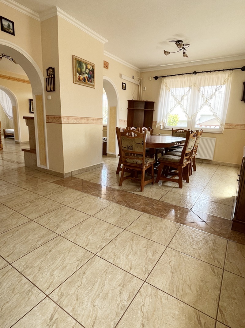 Komárom Eladó  Családi ház  Komárom Eladó  Családi ház Komárom-Esztergom megye 