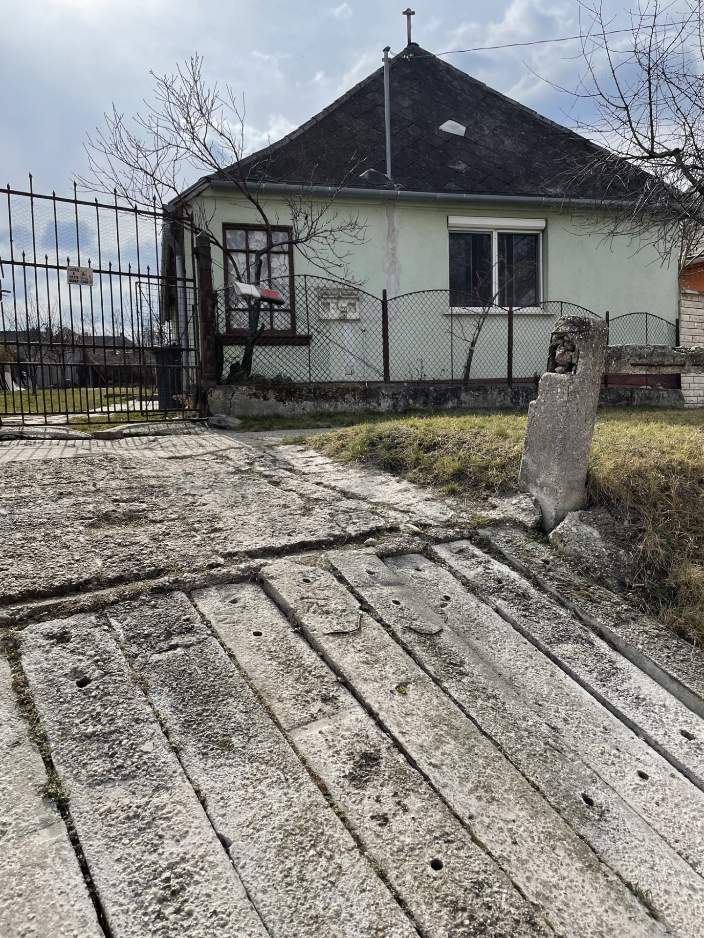 Lábatlan Családi ház Eladó
