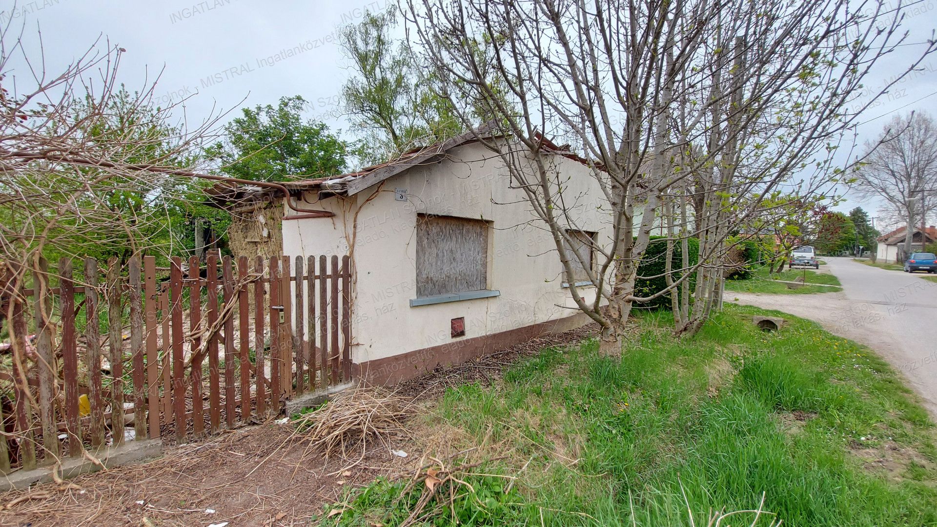 Tiszakürt Eladó  Családi ház  Tiszakürt Eladó  Családi ház Jász-Nagykun-Szolnok megye 
