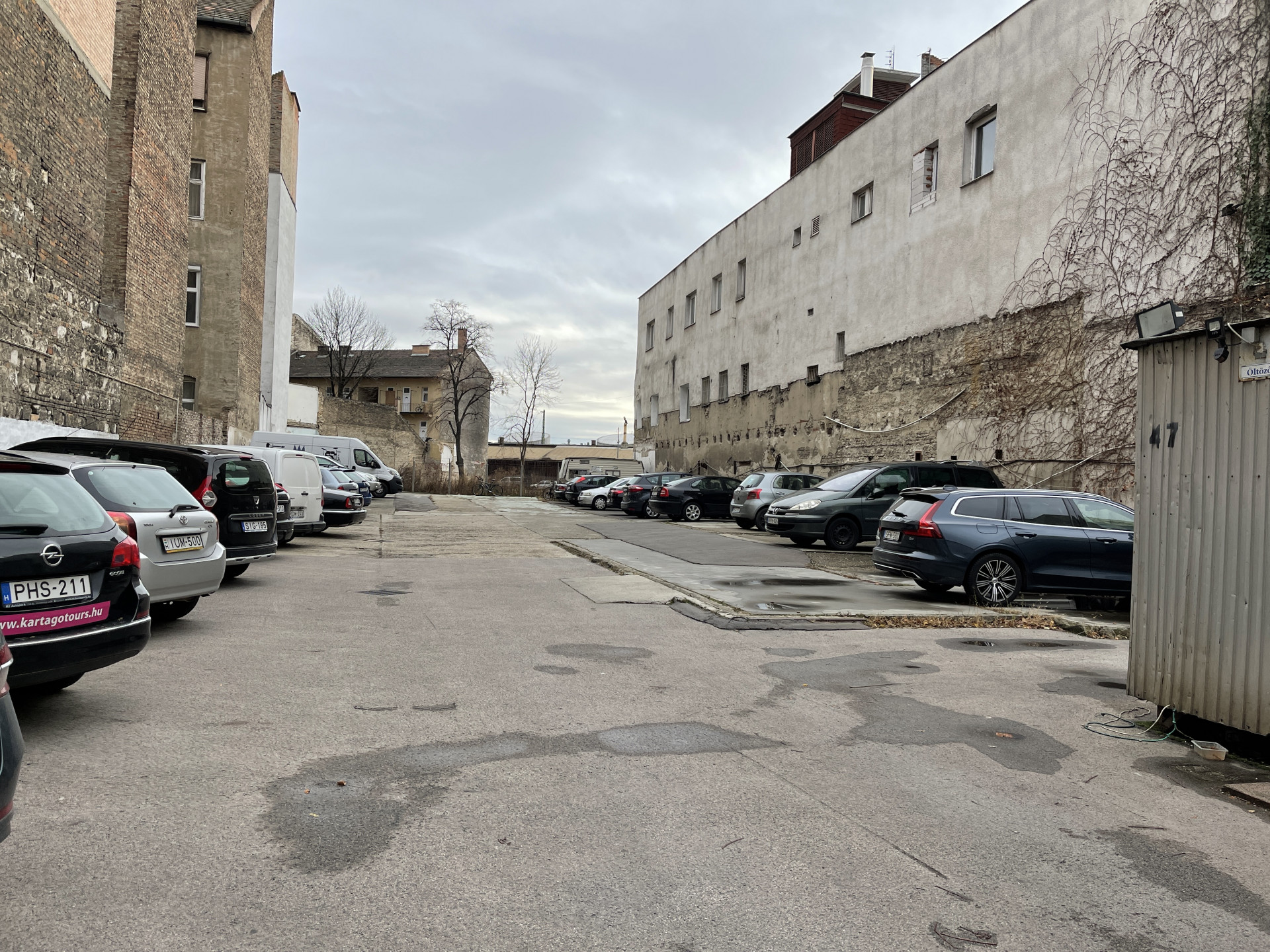 Budapest Eladó  Családi ház  Budapest Eladó  Családi ház  