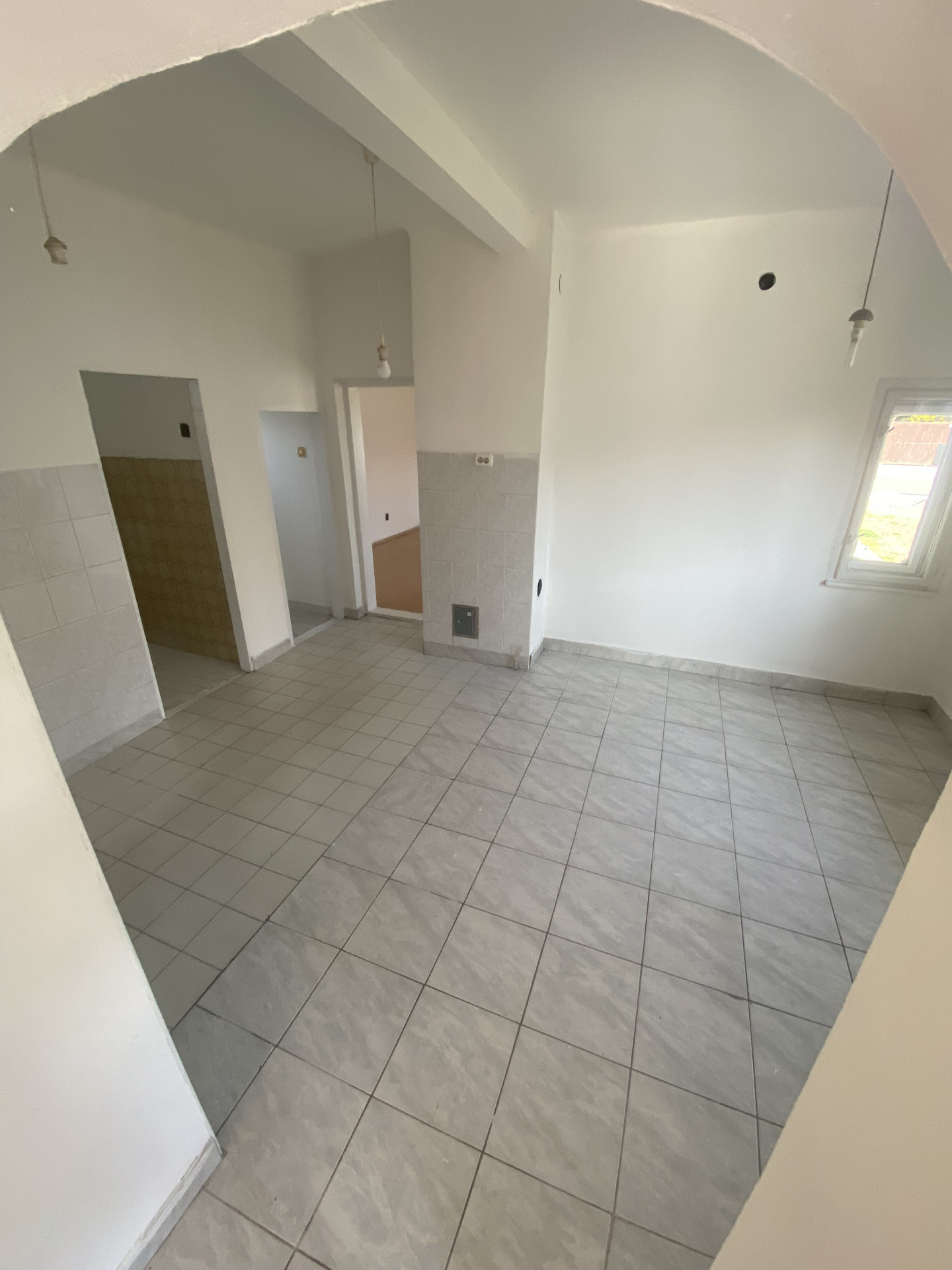 Budapest Eladó  Családi ház  Budapest Eladó  Családi ház  