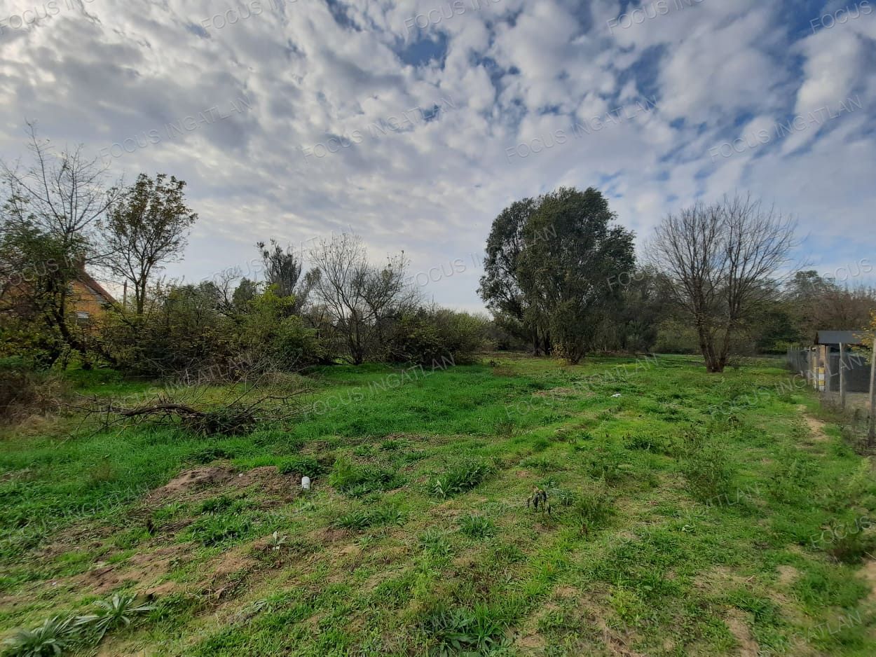 Kecskemét Eladó  Telek/földterület  Kecskemét Eladó  Telek/földterület Bács-Kiskun megye 