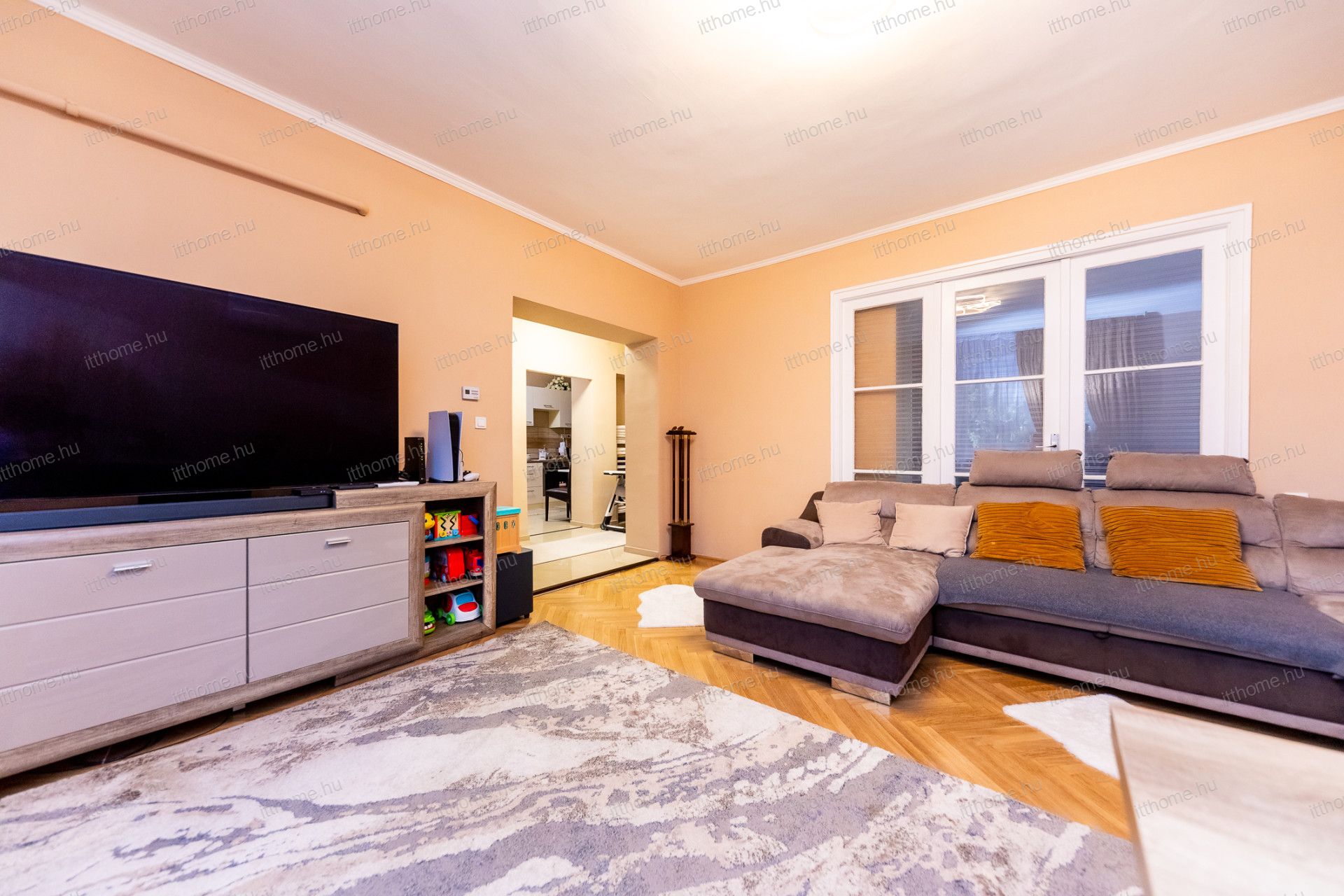 Budapest Eladó  Családi ház  Budapest Eladó  Családi ház  