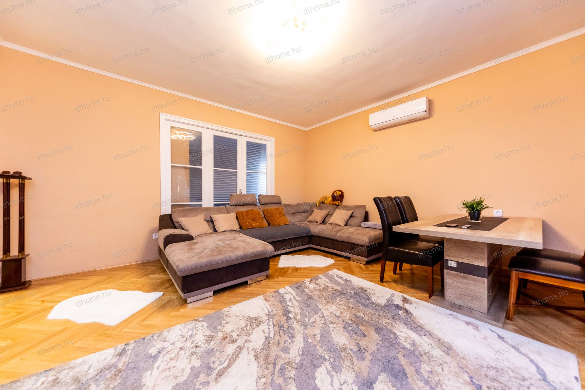 Budapest Eladó  Családi ház  Budapest Eladó  Családi ház  