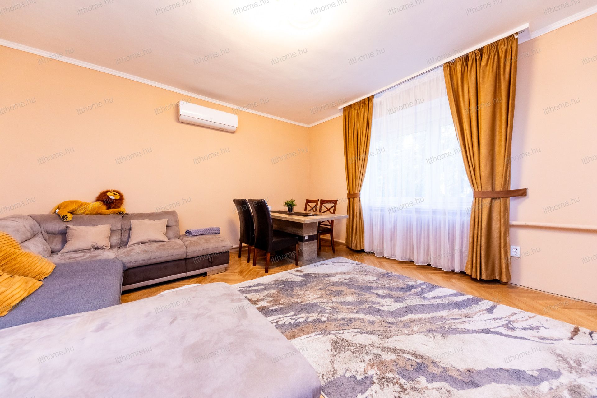 Budapest Eladó  Családi ház  Budapest Eladó  Családi ház  