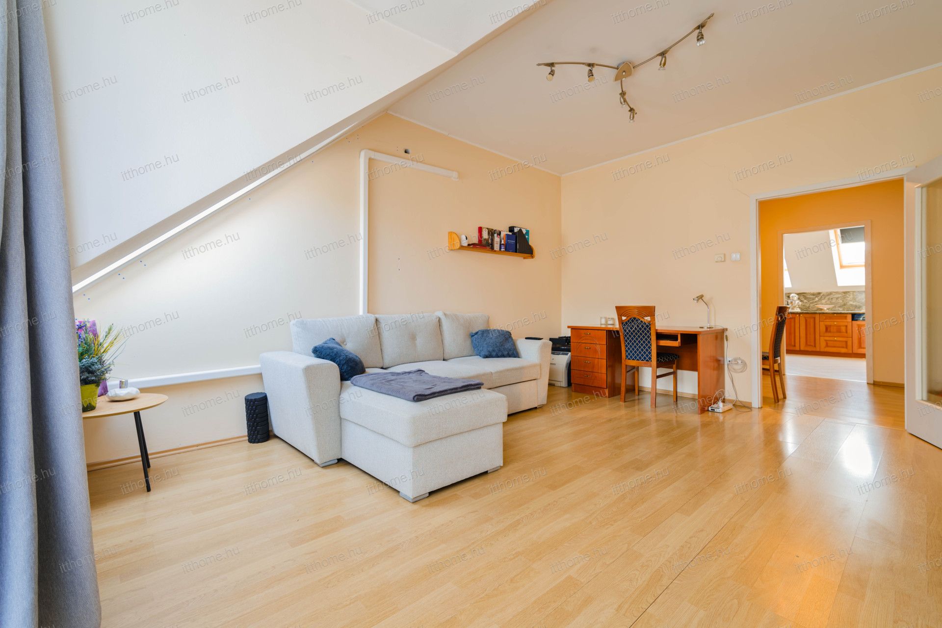 Budapest Eladó  Családi ház  Budapest Eladó  Családi ház  