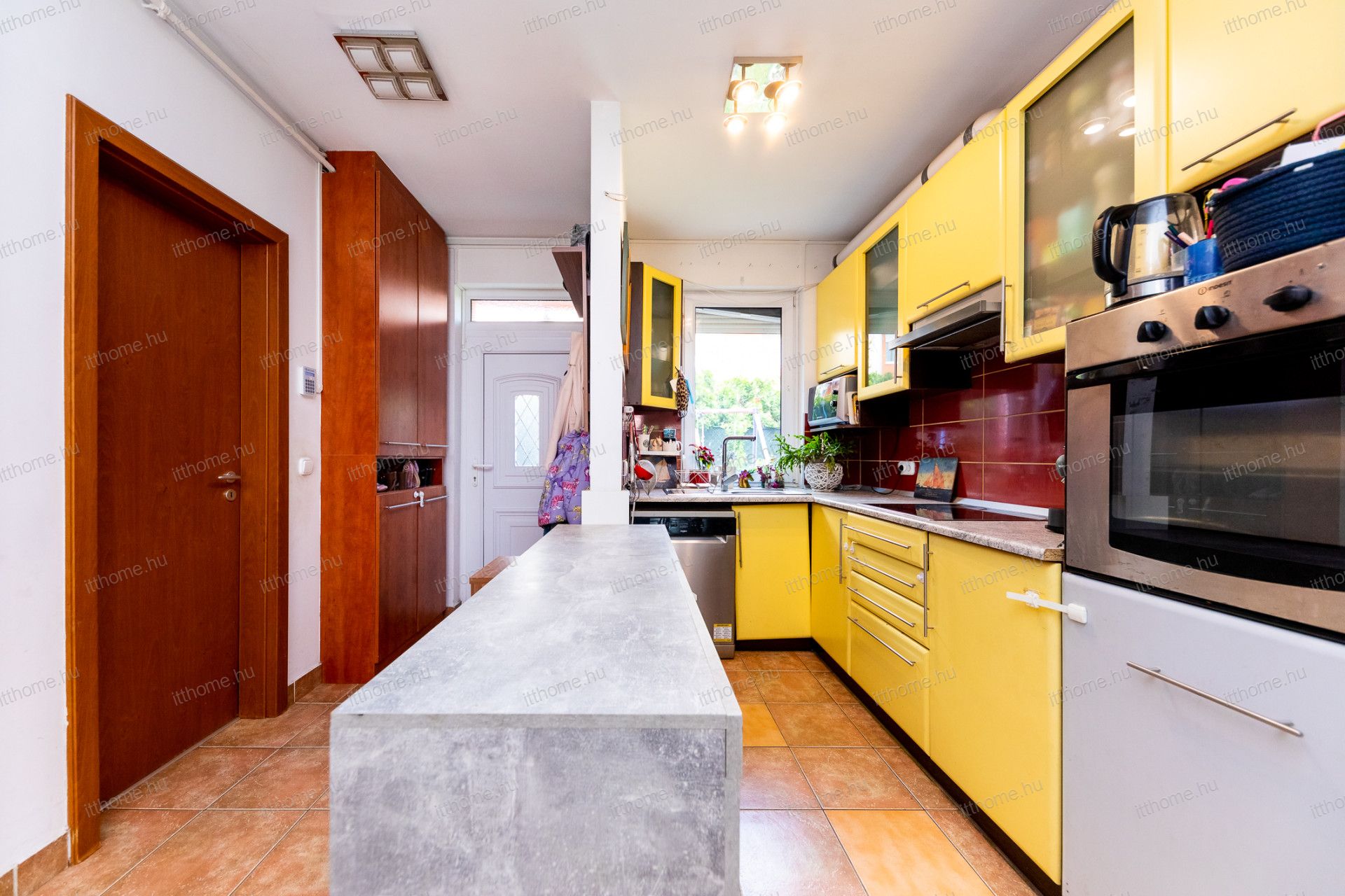 Budapest Eladó  Családi ház  Budapest Eladó  Családi ház  