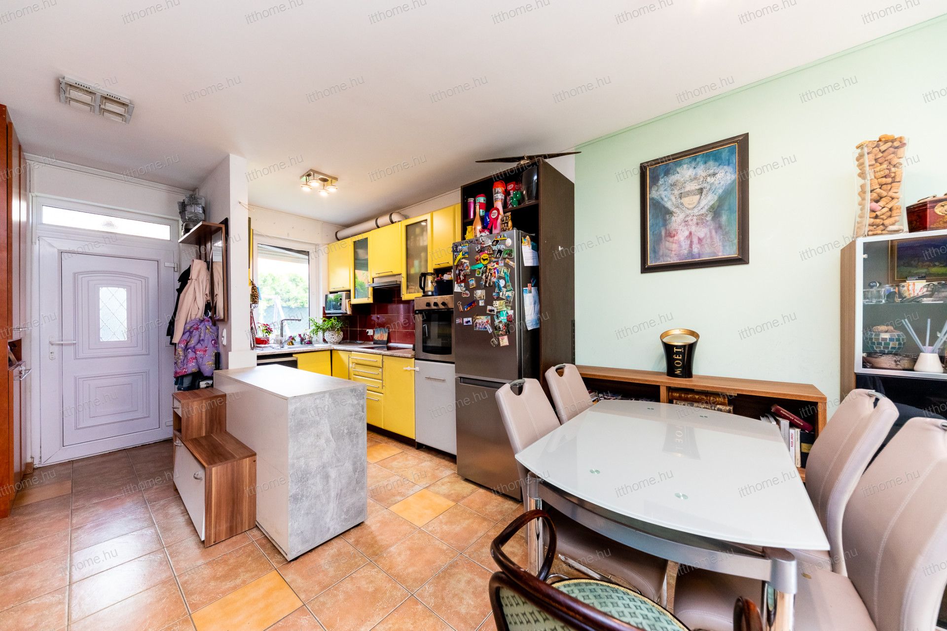 Budapest Eladó  Családi ház  Budapest Eladó  Családi ház  